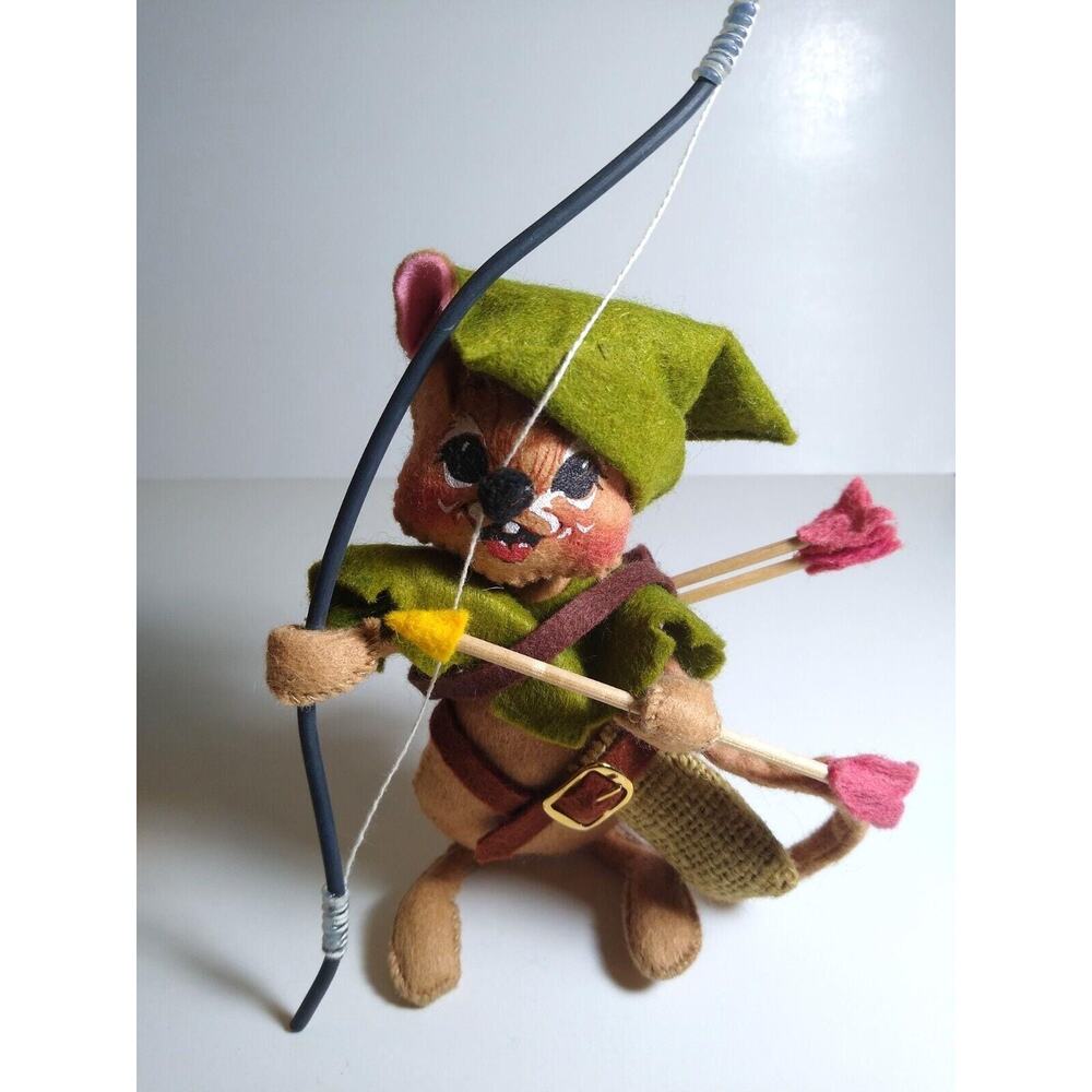ANNALEE Dressed Robin Hood Mouse 1990 Doll 6.5" Christmas Gift Idea Bow & Arrows